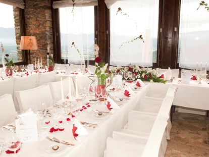 Hochzeit - Geeignet für: Hochzeit - St. Georgen (Villach) - Hochzeitstafel im Turmsaal, Burg Landskron - Burg Landskron