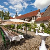 Hochzeitslocation - Kaffeetrinken im Innenhof des Weingutes... - Winzerhof Stahl, Auernhofen