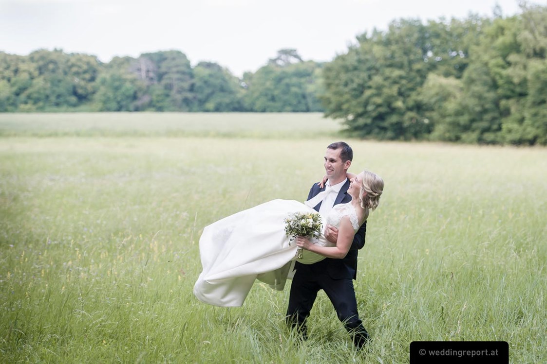 Hochzeit: Fotoshooting auf unseren umliegenenden Wiesen.
Foto © weddingreport.at - Schloss Halbturn