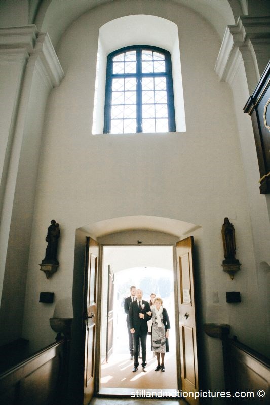 Hochzeit: Die nahegelegene Kirche.
Foto © stillandmotionpictures.com - Schloss Halbturn - Restaurant Knappenstöckl