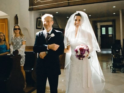 Hochzeit - Pamhagen - Die nahegelegene Kirche.
Foto © stillandmotionpictures.com - Schloss Halbturn - Restaurant Knappenstöckl