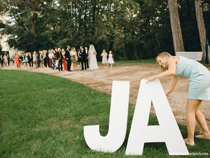 Hochzeit - Pamhagen - Feiern Sie Ihre Hochzeit im Schloss Halbturn im Burgenland.
Foto © stillandmotionpictures.com - Schloss Halbturn - Restaurant Knappenstöckl