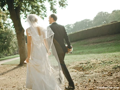Hochzeit - Pamhagen - Feiern Sie Ihre Hochzeit im Barockjuwel Schloss Halbturn im Burgenland.
Foto © stillandmotionpictures.com - Schloss Halbturn - Restaurant Knappenstöckl