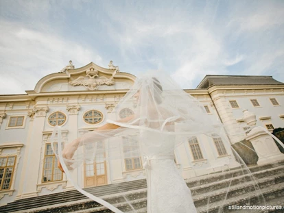 Hochzeit - Pamhagen - Feiern Sie Ihre Hochzeit im Barockjuwel Schloss Halbturn im Burgenland.
Foto © stillandmotionpictures.com - Schloss Halbturn - Restaurant Knappenstöckl
