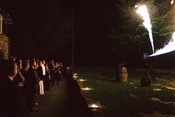 Hochzeit: Feuershow am Abend - Heiraten auf Schloss Horneck / Eventscheune 