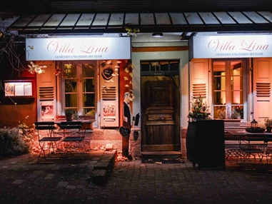 Hochzeit: Eingang - Villa Lina in Bad Herrenalb
