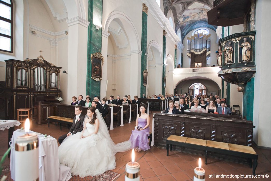 Hochzeit: Trauung in der nähegelegenen 'The St. Elisabeth Cathedral'.
Foto © stillandmotionpictures.com - Hotel Yasmin