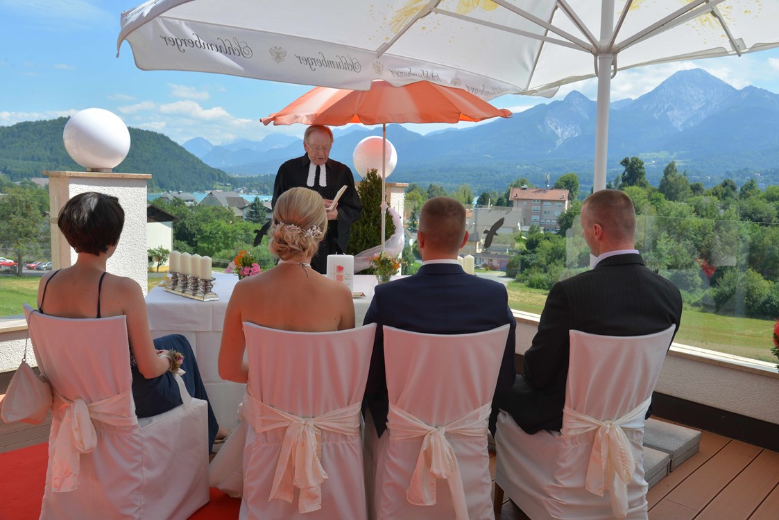 Hochzeit: Trauung auf unserer Aussichtsterrasse  - Hotel Pension Melcher