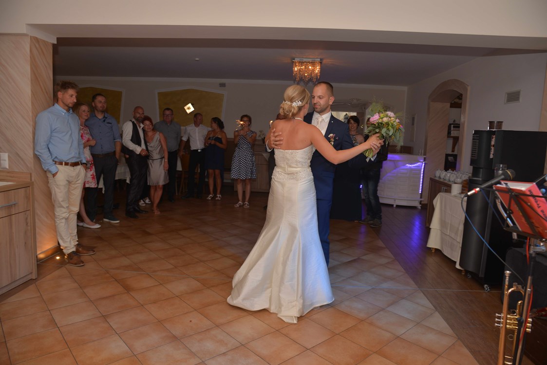 Hochzeit: Der Tanz ist eröffnet - Hotel Pension Melcher