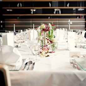 Hochzeit: Hochzeitstafel im Como - voco Villach