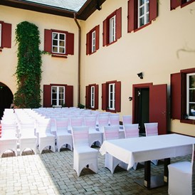 Hochzeit: Heiraten auf Gut Drasing in Krumpendorf am Wörthersee, Kärnten.
Foto © henrywelischweddings.com - Gut Drasing