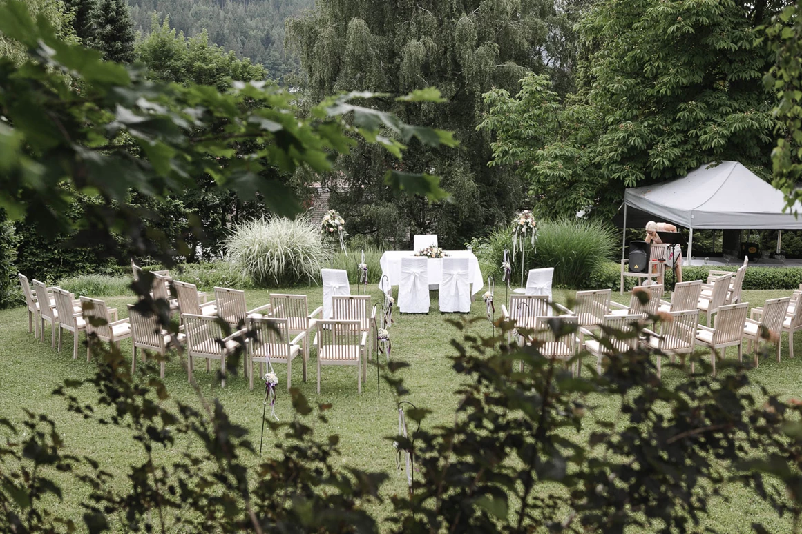 Hochzeitslocation: (C) Max Habich
Standesamt Outdoor  - ABP Burgers