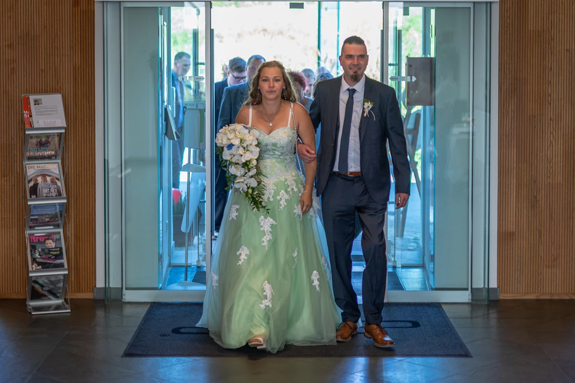 Hochzeitslocation: Einlauf in die Location - ABP Burgers