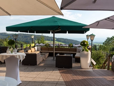 Hochzeitslocation: Die Terrasse der Eidenberger Alm. - Eidenberger Alm