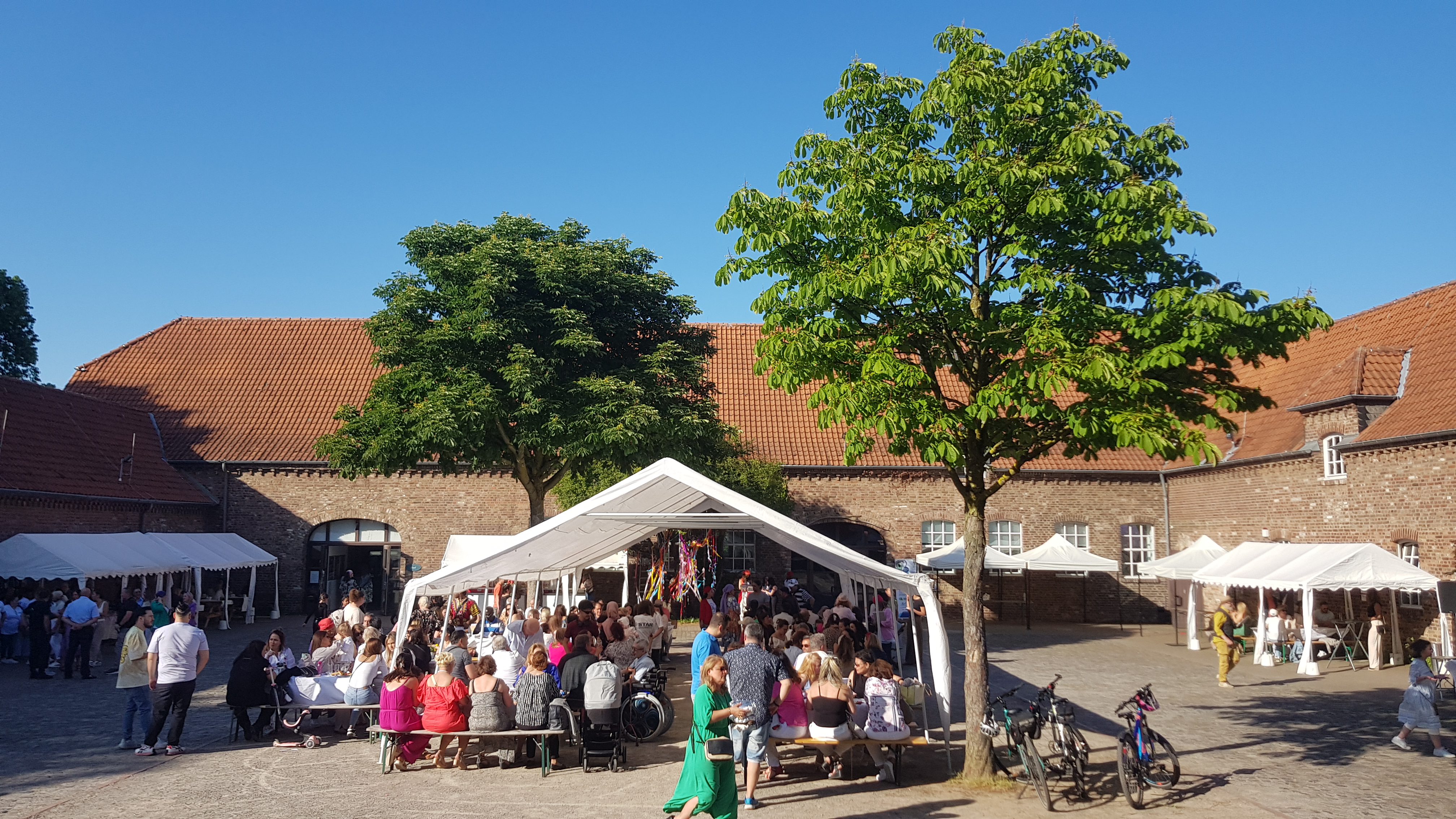 Bruiloft - Köln - Innenhof mit Sicht auf den Festsaal - Bürgerzentrum Engelshof e.V.