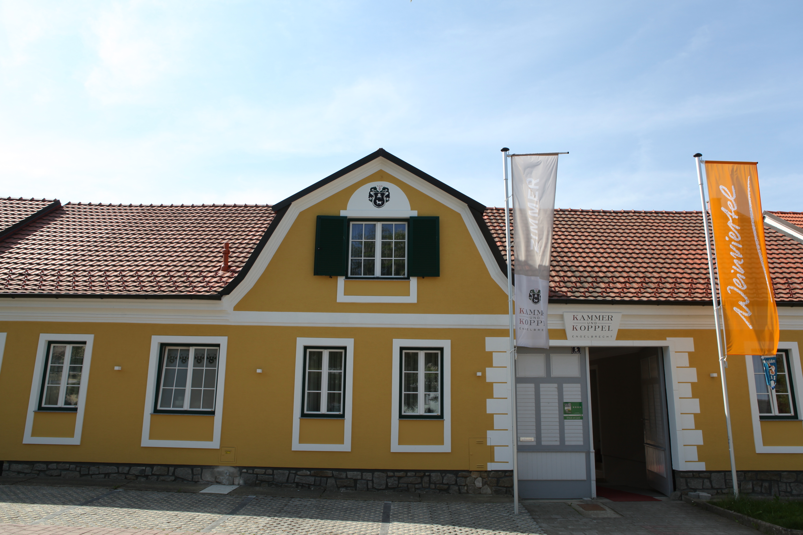 Mariage - Mailberg - Hofcafé-Bar Engelbrecht mit Innenhof und Zimmern, elegante Feier und ausgelassene Party in einem. - Hofcafé-Bar Engelbrecht