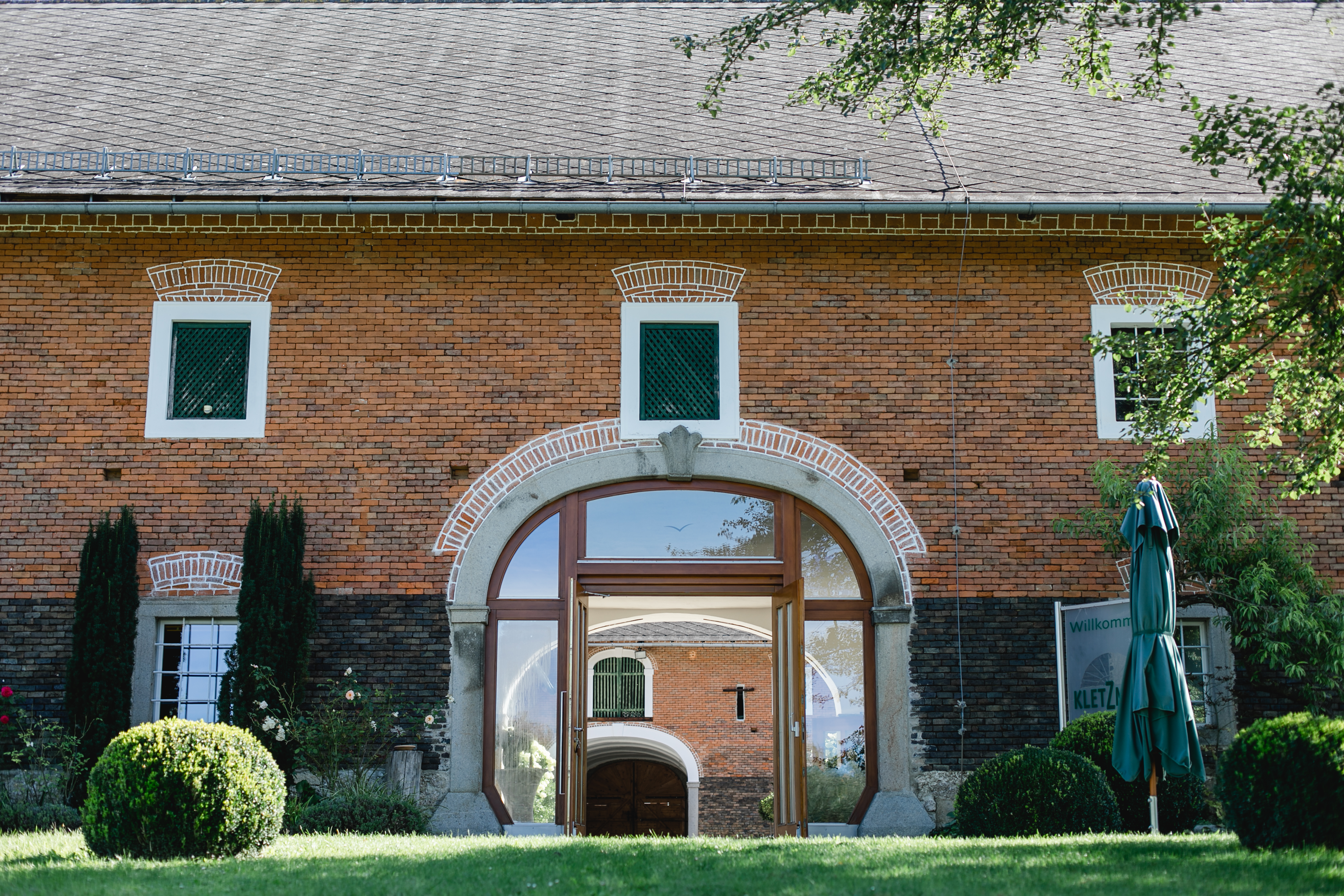 Hochzeit: Empfang am Kletzmayrhof
 - Kletzmayr Gut