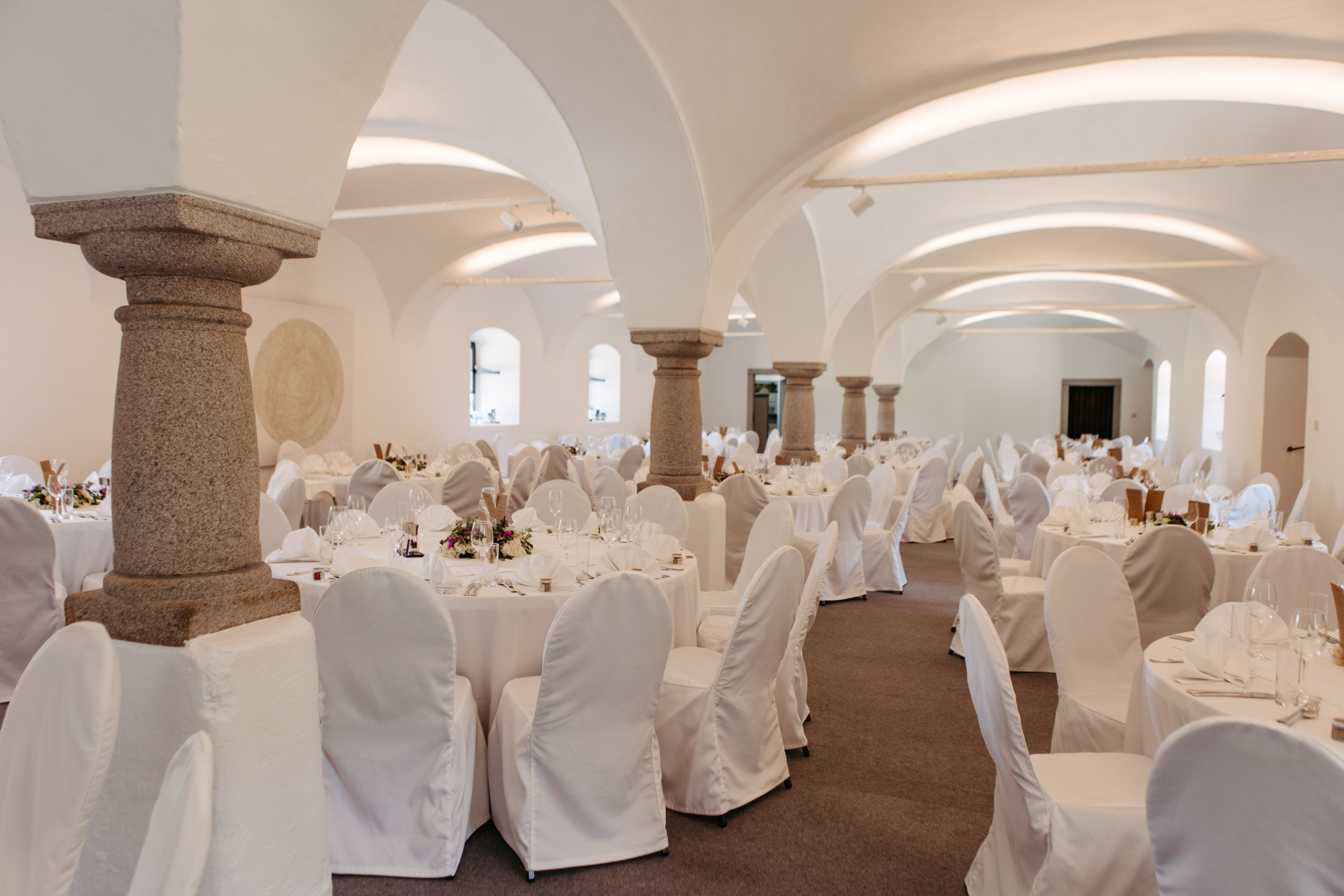 Hochzeit: Unser Gewölbersaal für 40 bis 170 Personen
 - Kletzmayr Gut