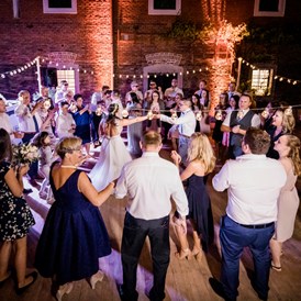 Hochzeit: Stimmung am Tanzboden - KletzmayrHof