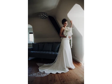 Hochzeit: Braut in der Suite getting ready. - ARCOTEL Castellani Salzburg