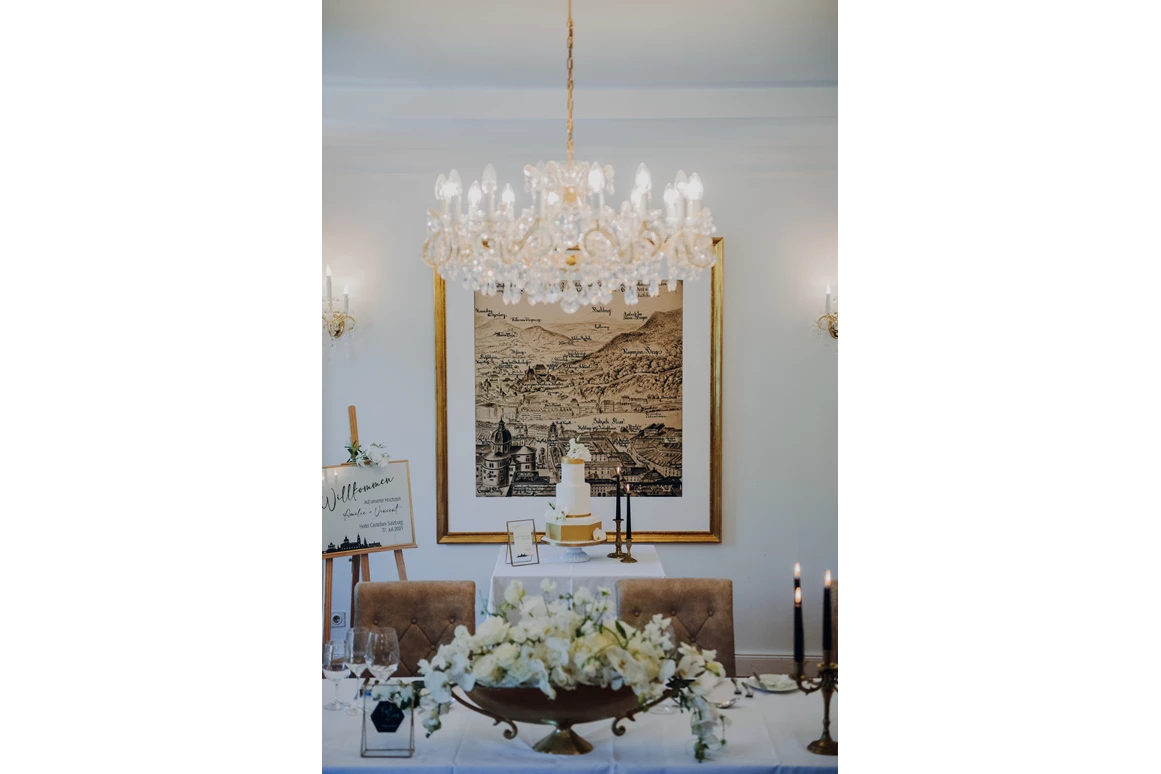 Hochzeit: Salon Freisaal
Brauttafel - ARCOTEL Castellani Salzburg