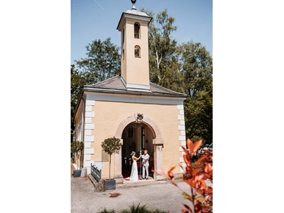 Hochzeit - Puch bei Hallein - Gemeinsames Läuten der Hochzeitsglocke - ARCOTEL Castellani Salzburg