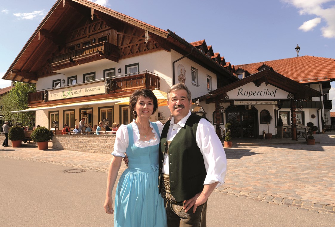 Hochzeit: Hotel Rupertihof in Ainring - ca. 5km von Freilassing entfernt, mit den Wirtsleuten Eva-Maria & Thomas Berger - Hotel Rupertihof