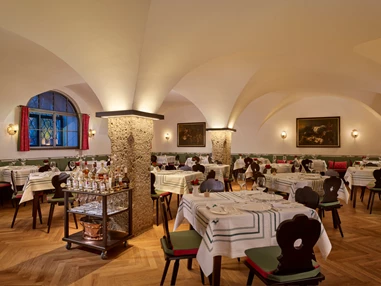 Hochzeitslocation: Hotel Goldener Hirsch*****