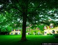Hochzeit: Genießen Sie die Gartenanlagen des Schloss Ottersbach.
Foto © greenlemon.at - Schloss Ottersbach