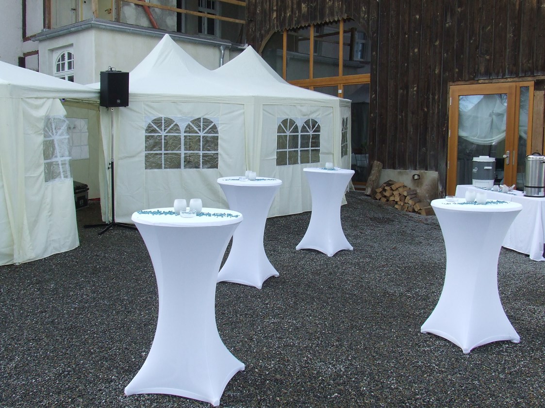 Hochzeit: Außenbereich/Biergarten - Historischer Dorfgasthof Hirsch