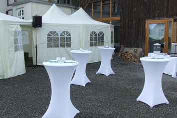 Hochzeit: Außenbereich/Biergarten - Historischer Dorfgasthof Hirsch
