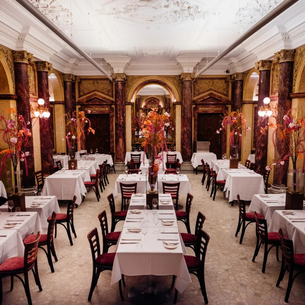 Hochzeit - Wien-Stadt Innere Stadt -     Festliche Hochzeit im beeindruckenden Marmorsaal des Vestibüls. - Burgtheater (Restaurant Vestibül)