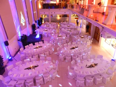 Hochzeit: Galabestuhlung im Festsaal - Novomatic Forum