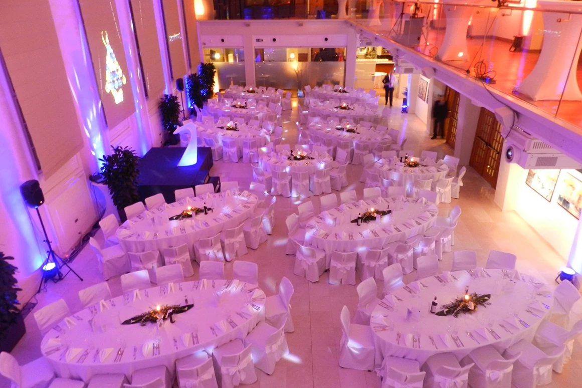 Hochzeit: Galabestuhlung im Festsaal - Novomatic Forum