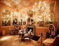 Hochzeit: Goldene Le Bar im Sans Souci Wien - perfekte Foto Location - Hotel Sans Souci Wien