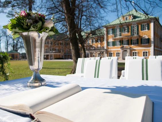 Hochzeitslocation: Die Standesamtliche Trauung im wunderschönen Park - Gwandhaus