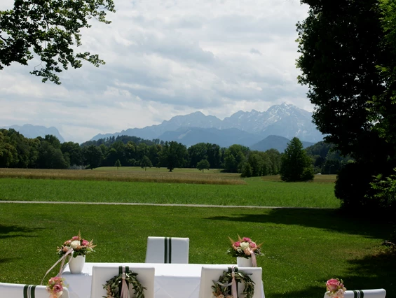 Hochzeitslocation: Die Standesamtliche Trauung im wunderschönen Park - Gwandhaus