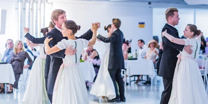 Matrimonio - Mondsee - So kann beispielsweise ein Dinner aussehen. Foto: ebihara photography - Ferdinand Porsche Erlebniswelt fahr(T)raum