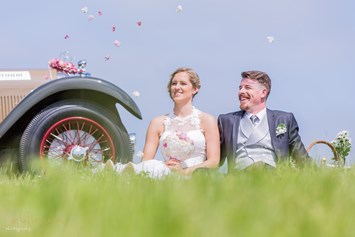 Hochzeit: Foto: ebihara photography - Ferdinand Porsche Erlebniswelt fahr(T)raum