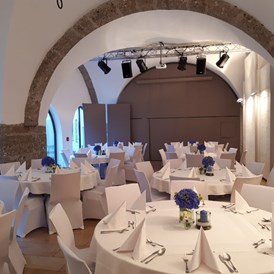 Hochzeit: Hochzeitsfeier im Burgsaal - Burg Golling
