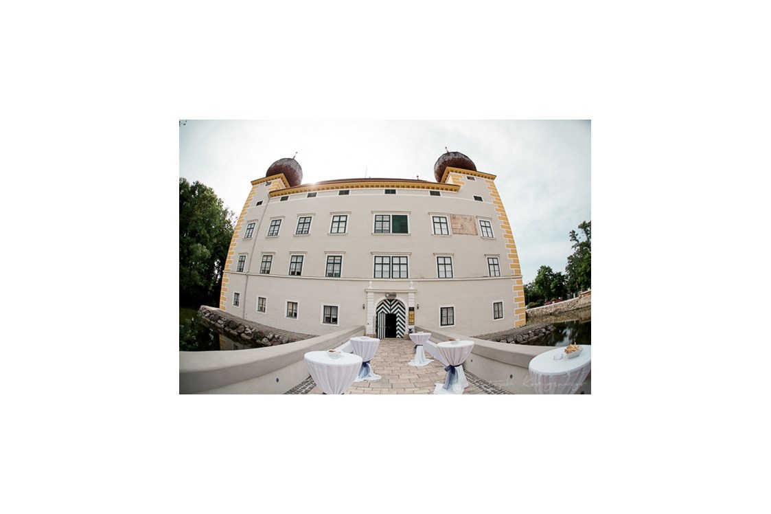 Hochzeit: Gerüchteküche Wasserschloss Kottingbrunn