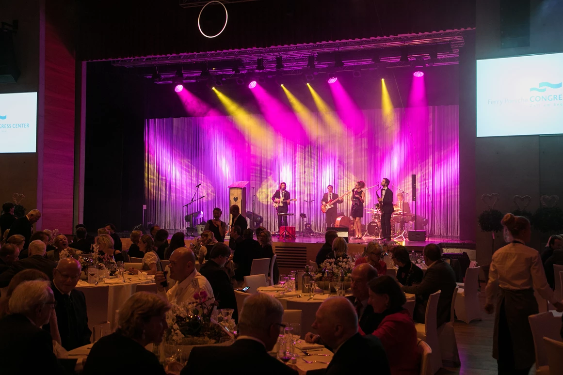 Hochzeit: Bühne - Ferry Porsche Congress Center