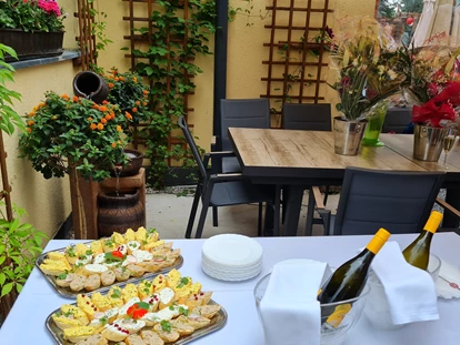 Hochzeit - Höbersdorf - Brötchen mit Sekt-Empfang- Agape  - Hochzeitssaal Wien Rosental