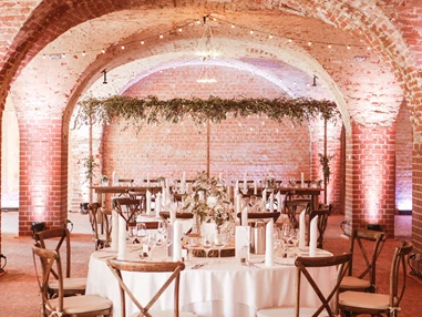 Hochzeit: Prielhof
Die Crossback Chairs sind nicht Teil der Location - Klosterschenke Scheyern - Prielhof