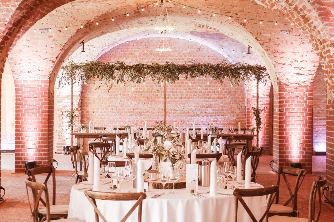 Hochzeit: Prielhof
Die Crossback Chairs sind nicht Teil der Location - Klosterschenke Scheyern - Prielhof