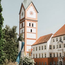 Hochzeit: Die Außenansicht der Basilika - Klosterschenke Scheyern - Prielhof