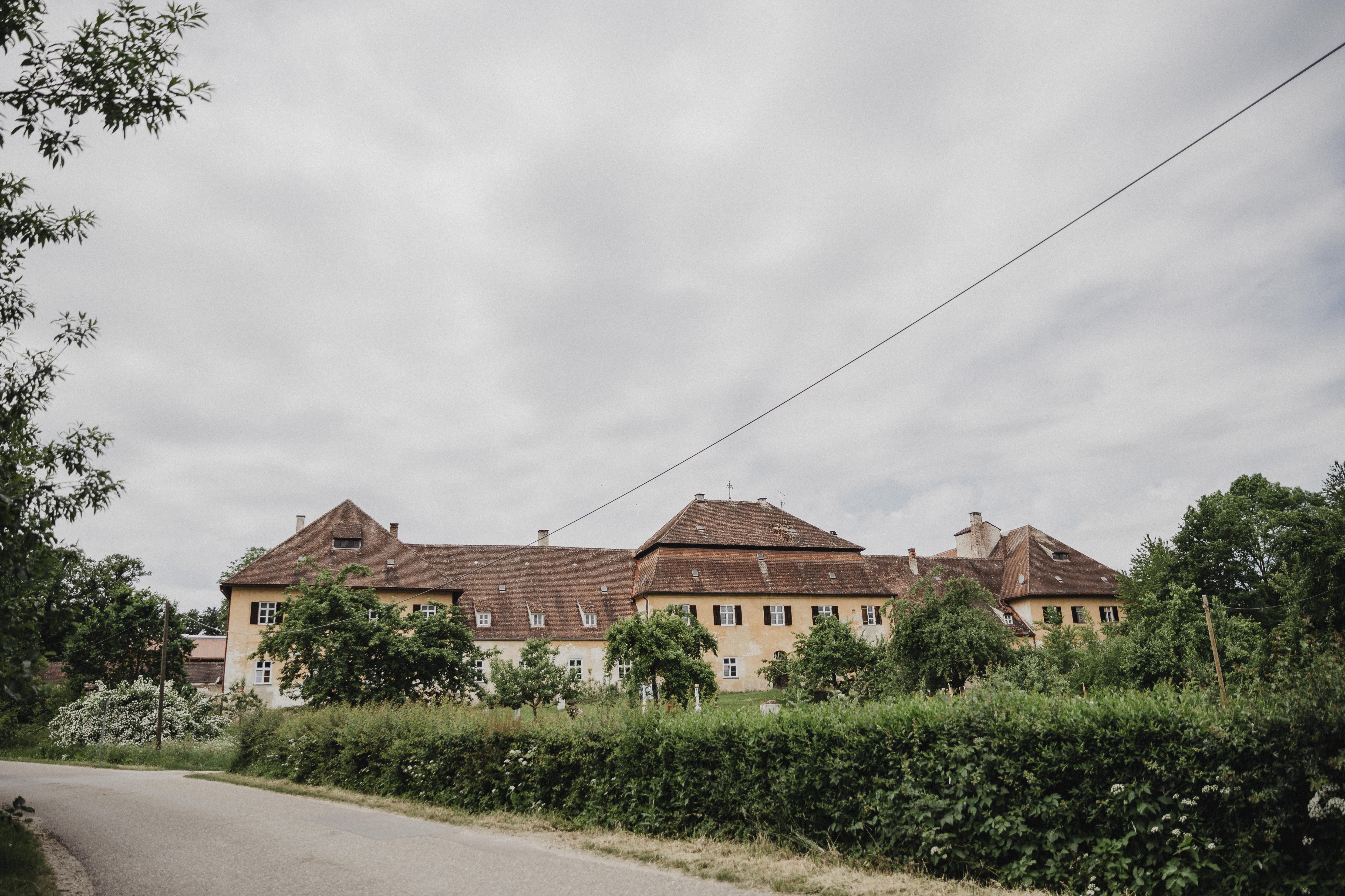 Hochzeitslocation: Die Außenansicht des Prielhof - Klosterschenke Scheyern - Prielhof