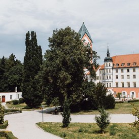 Hochzeit: Der Innenhof des Kloster Scheyern - Klosterschenke Scheyern - Prielhof