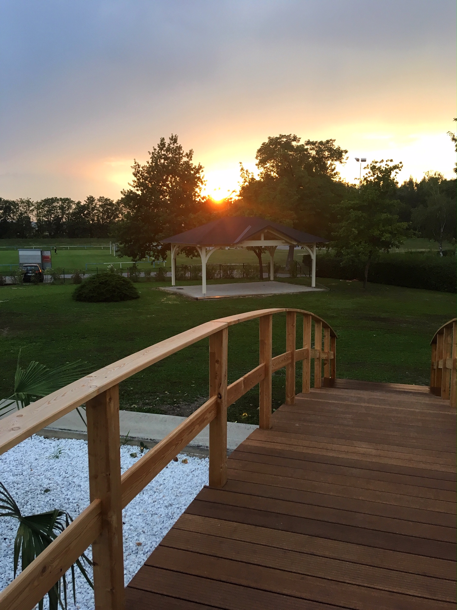 Hochzeitslocation: Abendansicht Garten - Donauhof Zwentendorf