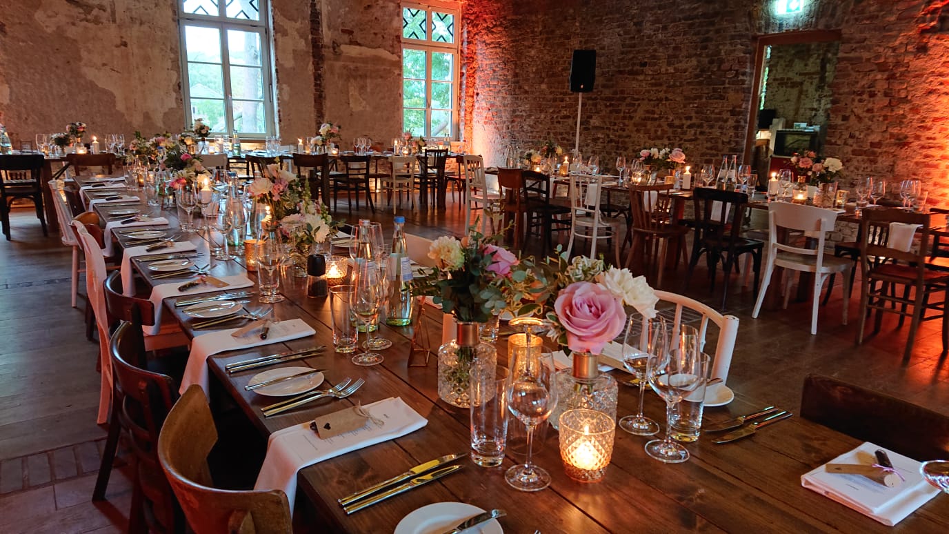 Matrimonio - Pulheim - Speisesaal - Rittergut und Scheune Haus Orr
